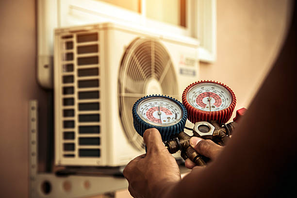Professional Ac Installation technician working in Bayonne, NJ